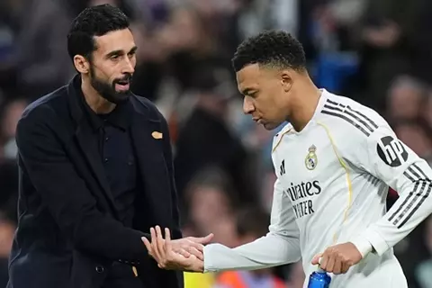 "كان في المستوى".. أربليوا يدافع عن مبابي بعد السقوط أمام بايرن